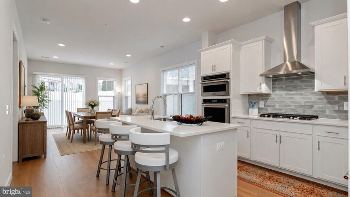 Property Photo:  43899 Siren Song Terrace  VA 20176 