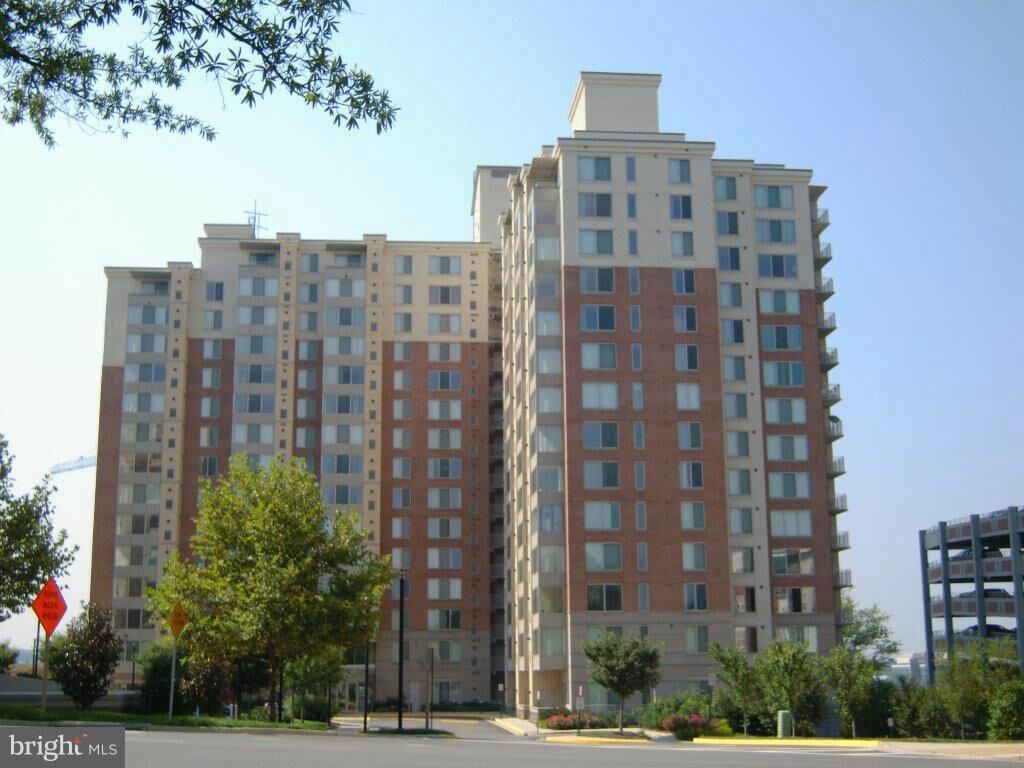 Property Photo: 2726 Gallows Road 1405 VA 22180