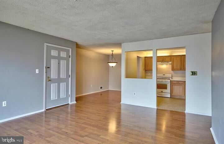 Property Photo:  61 Aspen Court  NJ 08619 