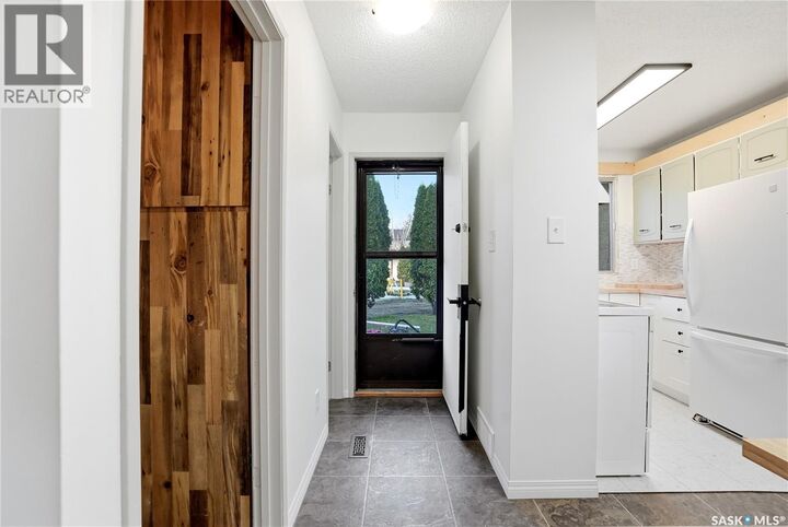 Property Photo: 93 1128 McKercher Drive SK S7H 4Y7