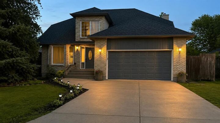Property Photo:  79 Myles Robinson Way  MB R3X 1K6 
