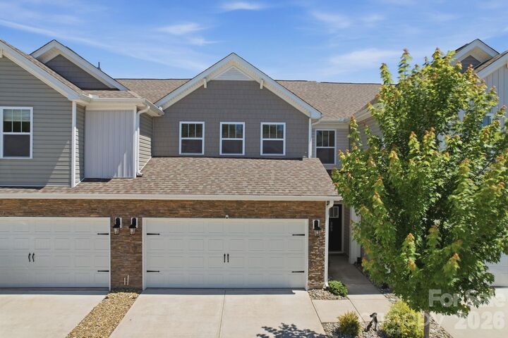 Property Photo:  205 Reynard Trail  SC 29609 