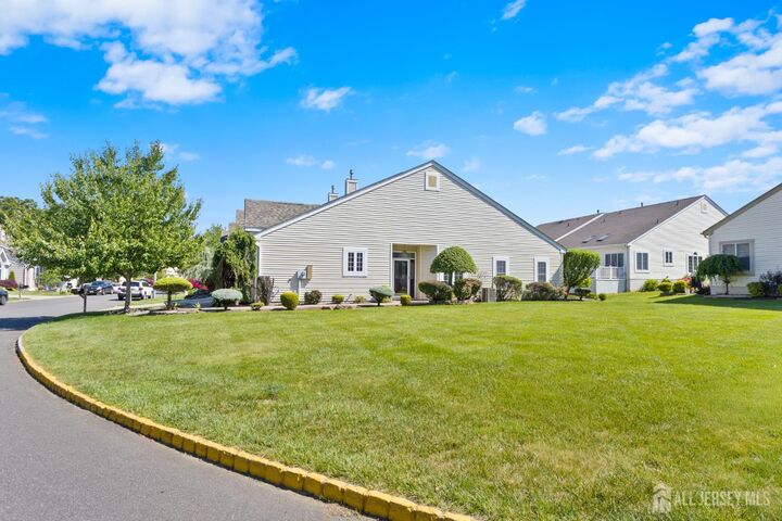 Property Photo:  23 Stonewyck Place  NJ 08831 
