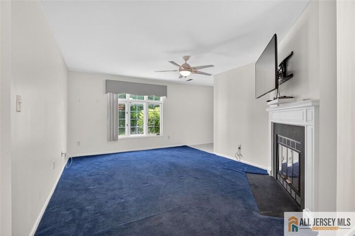 Property Photo:  40 Rutland Lane 40B  NJ 08831 