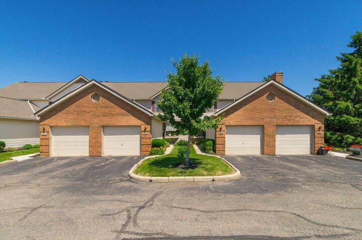 Property Photo:  1252 Somerset Way  OH 43147 