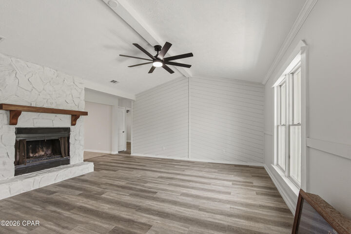 Property Photo: 1806 Highway 2297 FL 32404