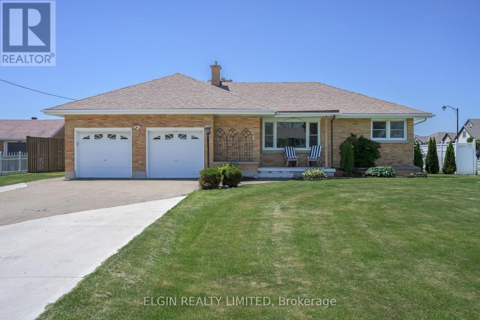 Property Photo:  2 Lyndale Avenue  ON N5R 1C4 