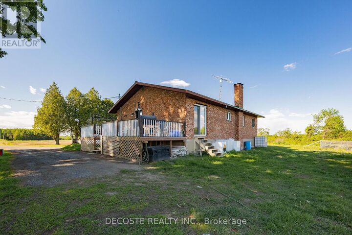 Property Photo:  19914 Kenyon Concession 6 Road  ON K0C 1A0 