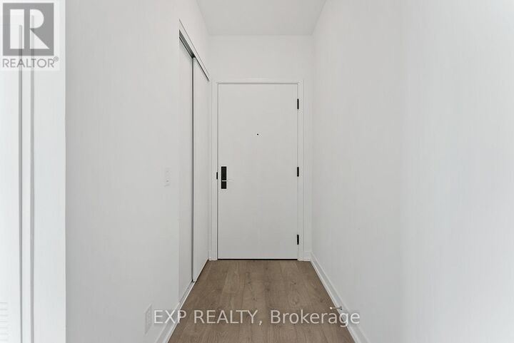 Property Photo: 270 Dufferin Street 908 ON M6K 0H8