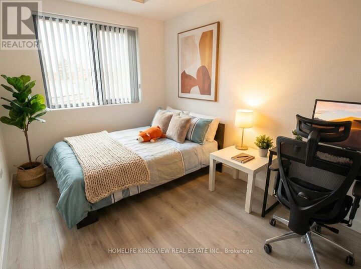 Property Photo:  652 Princess Street 425  ON K7L 1E5 