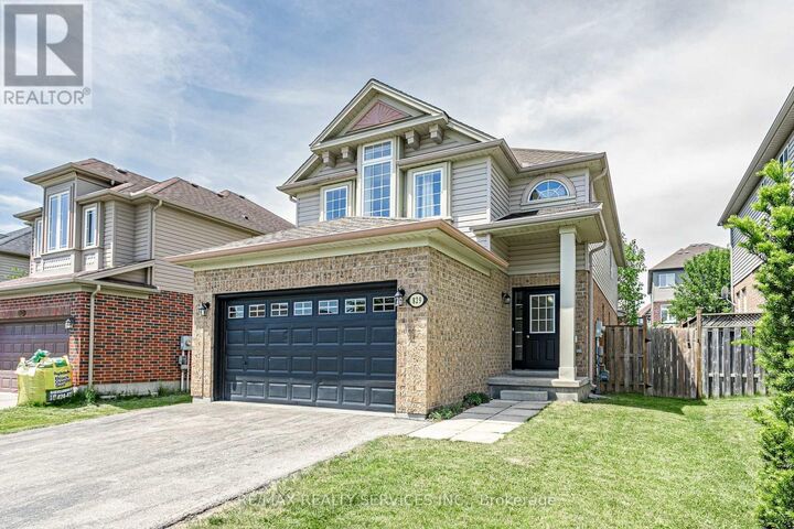 Property Photo: 829 Oakcrossing Road ON N6H 0A4