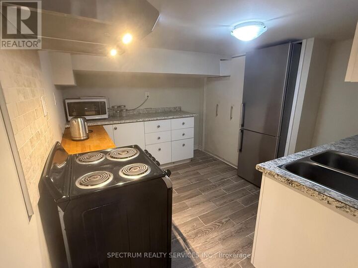 Property Photo:  54 Delemere Avenue  ON M6N 1Z7 