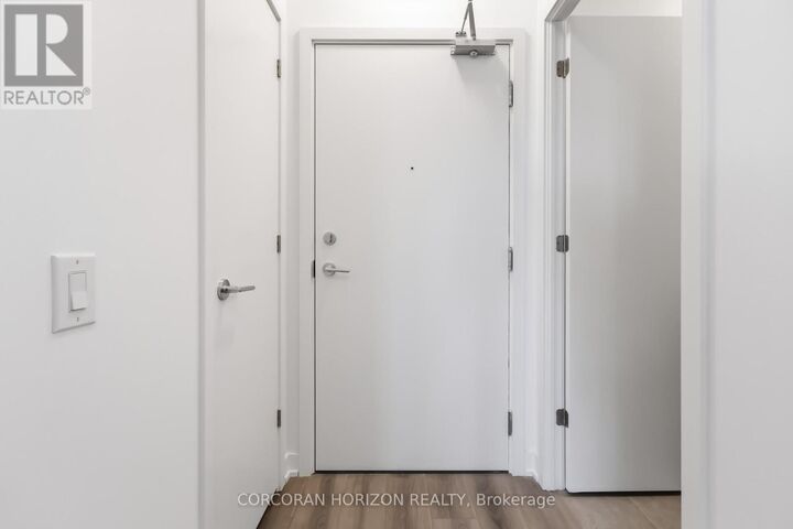 Property Photo:  7439 Kingston Road 805  ON M1B 0G1 