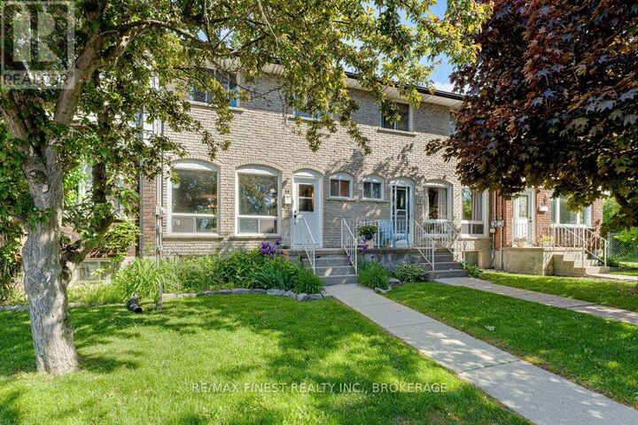 Property Photo:  30 Addington Street 14  ON K7N 1C5 