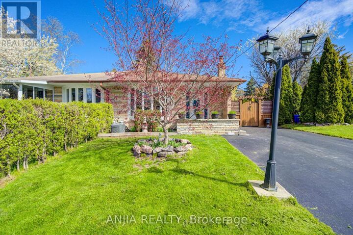 Property Photo:  24 Friar Tuck Road  ON L3P 1L9 