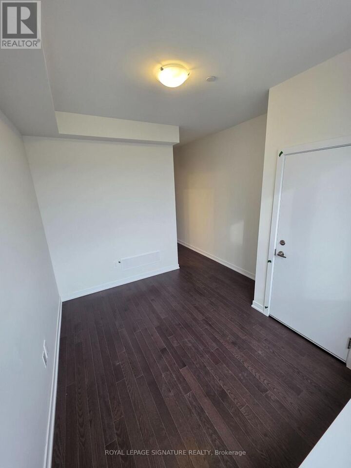 Property Photo:  28 Green Gardens Boulevard  ON M6A 0E7 