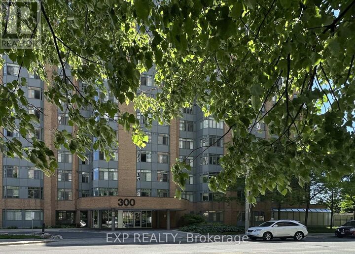 Photo de la propriété:  300 Webb Drive 303  ON L5B 3W3 