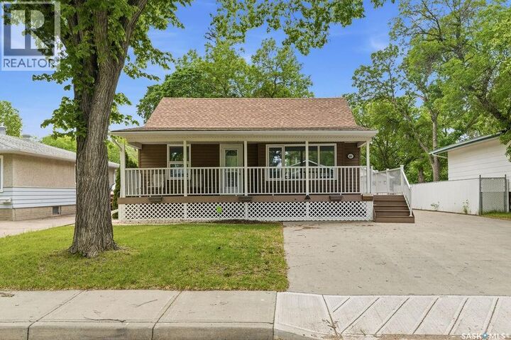Property Photo:  166 Halifax Street N  SK S4R 0R5 
