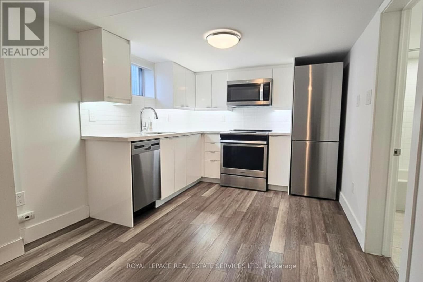Property Photo:  28A Third Street 1  ON M8V 2X6 