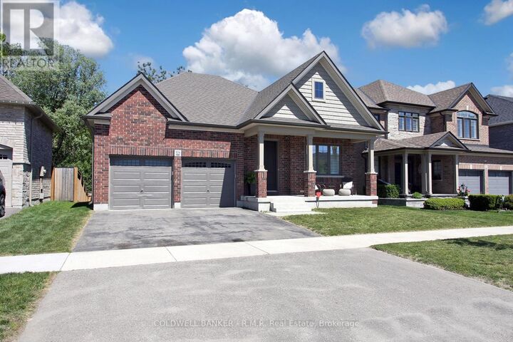 Photo de la propriété:  376 Northglen Boulevard  ON L1C 7E2 