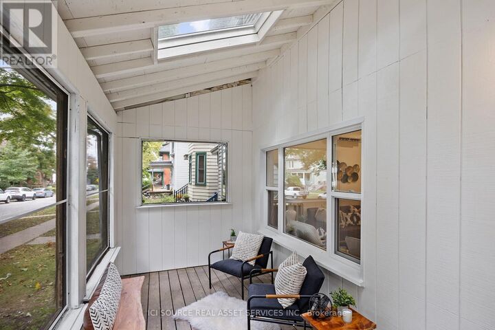 Property Photo:  304 Lincoln Road Unit 1  ON N8Y 2G4 