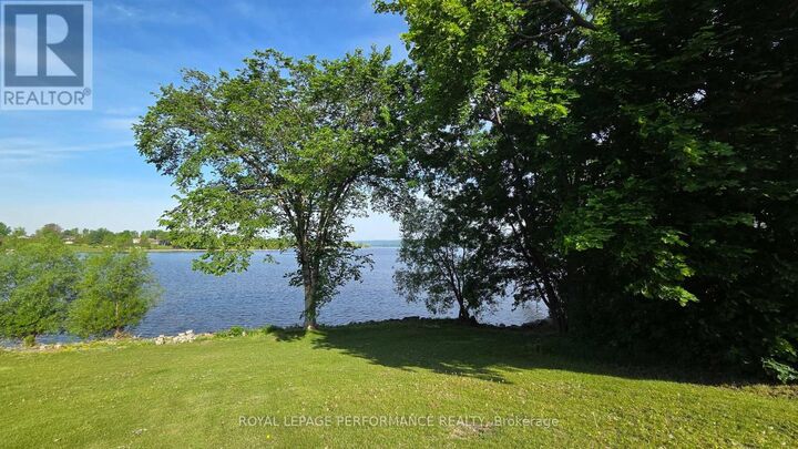 Property Photo:  47 Wharf Street  ON K0B 1K0 