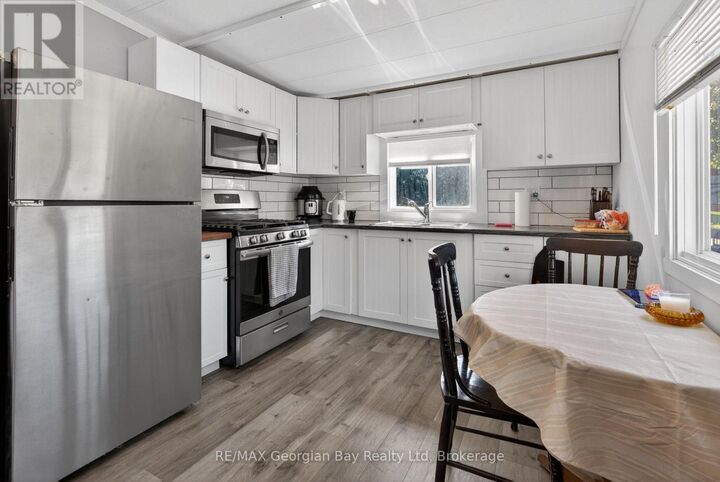 Property Photo:  24 Lakeshore Road  ON L4R 0B8 