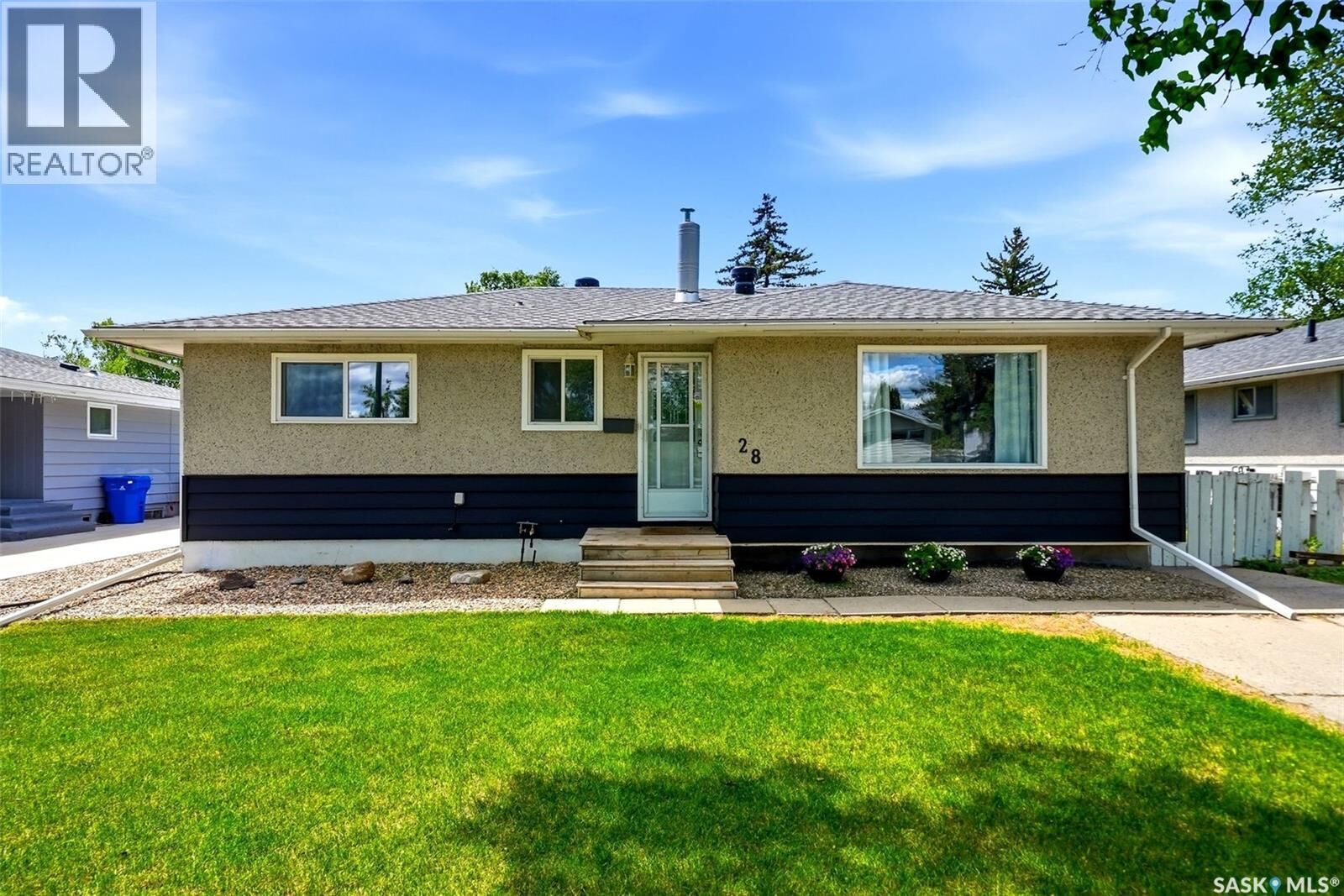 Property Photo: 28 Cameron Crescent SK S4S 2X2