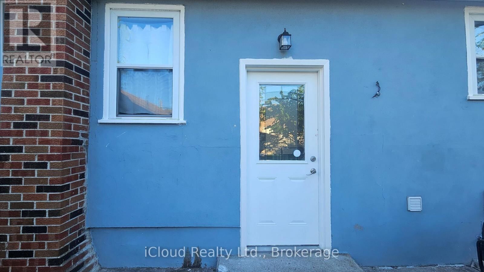 Property Photo:  111 Bexhill Avenue Bsmnt  ON M1L 3C2 