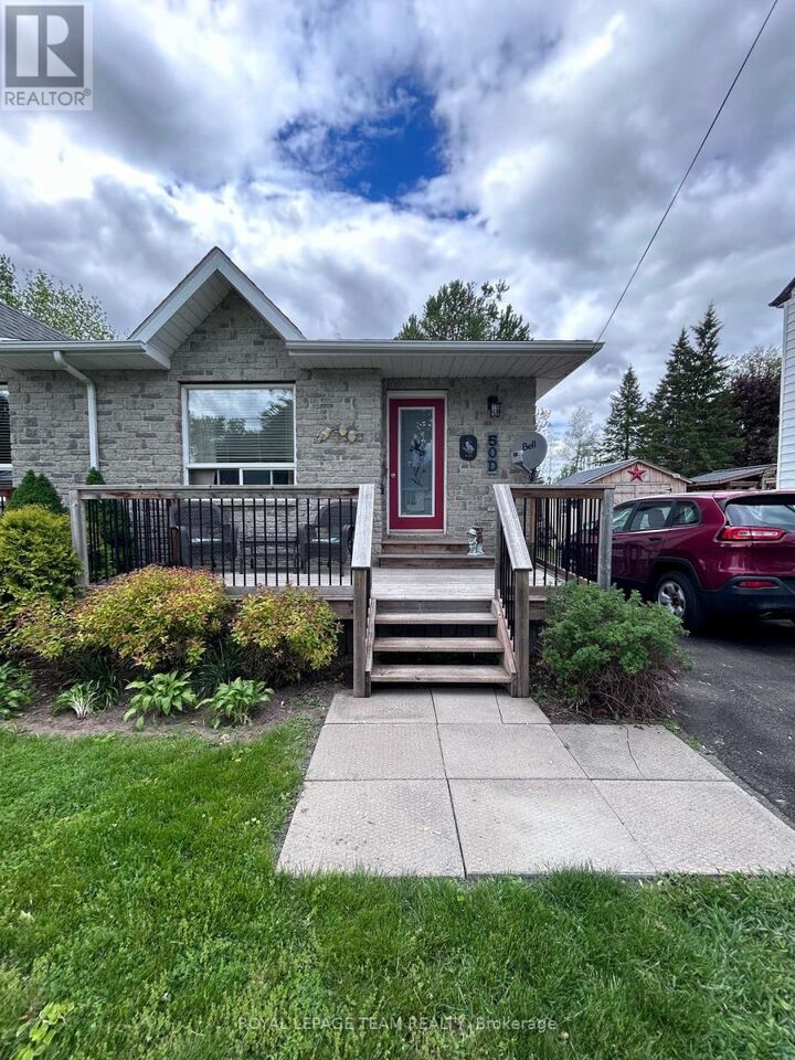Property Photo: 50D Fifth Street West ON K0C 1X0