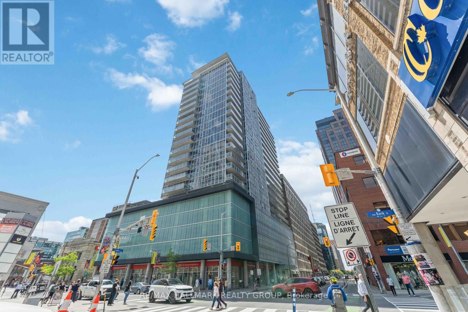 Property Photo:  324 Laurier Avenue West 2110  ON K1P 0A4 