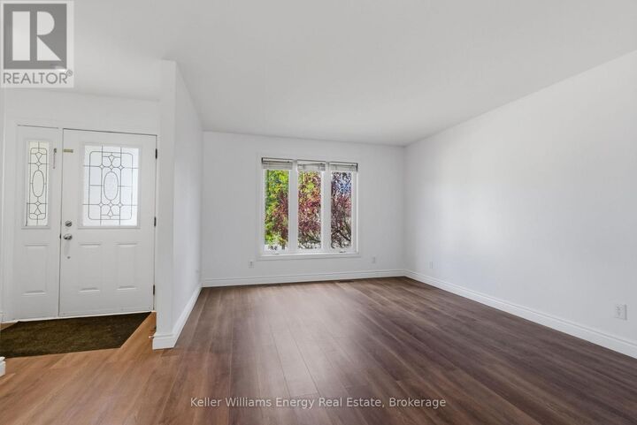 Property Photo:  170 Nicholas Street  ON K8V 6B2 