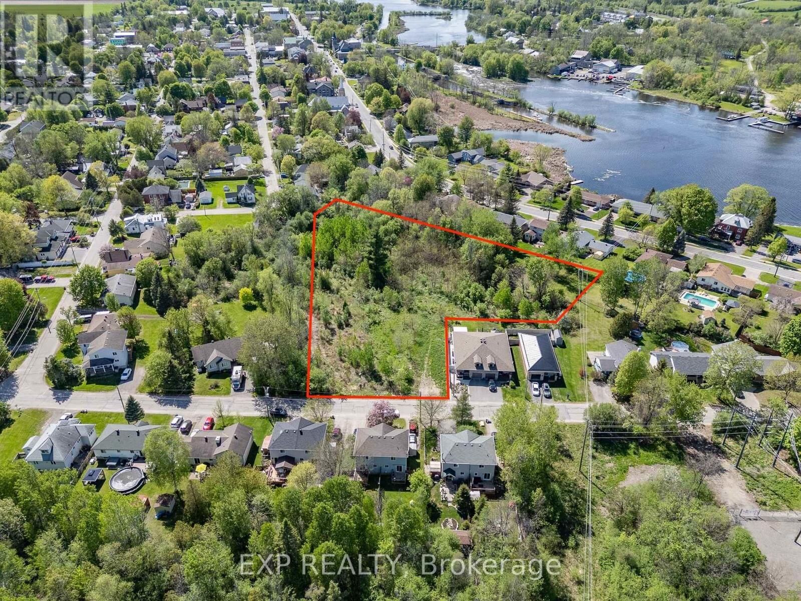 Property Photo:  160 Charlotte Street  ON K0G 1N0 