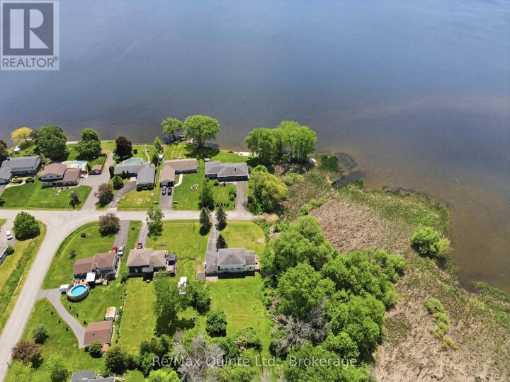 Property Photo:  106 Baylea Drive  ON K8V 5P5 