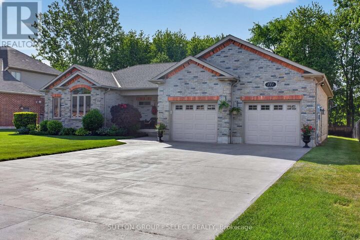 Property Photo:  541 Juliana Drive  ON N0L 1W0 