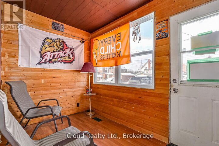 Property Photo:  1085 3rd A Avenue East  ON N4K 2L1 