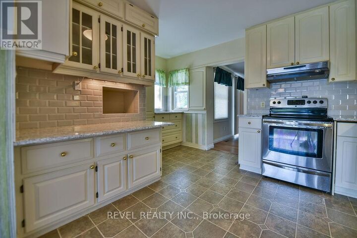 Property Photo:  711 Eyre Boulevard  ON P4N 4Z3 