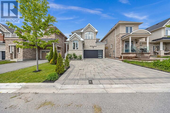Property Photo:  1055 Foxtail Crescent  ON L1X 0E7 