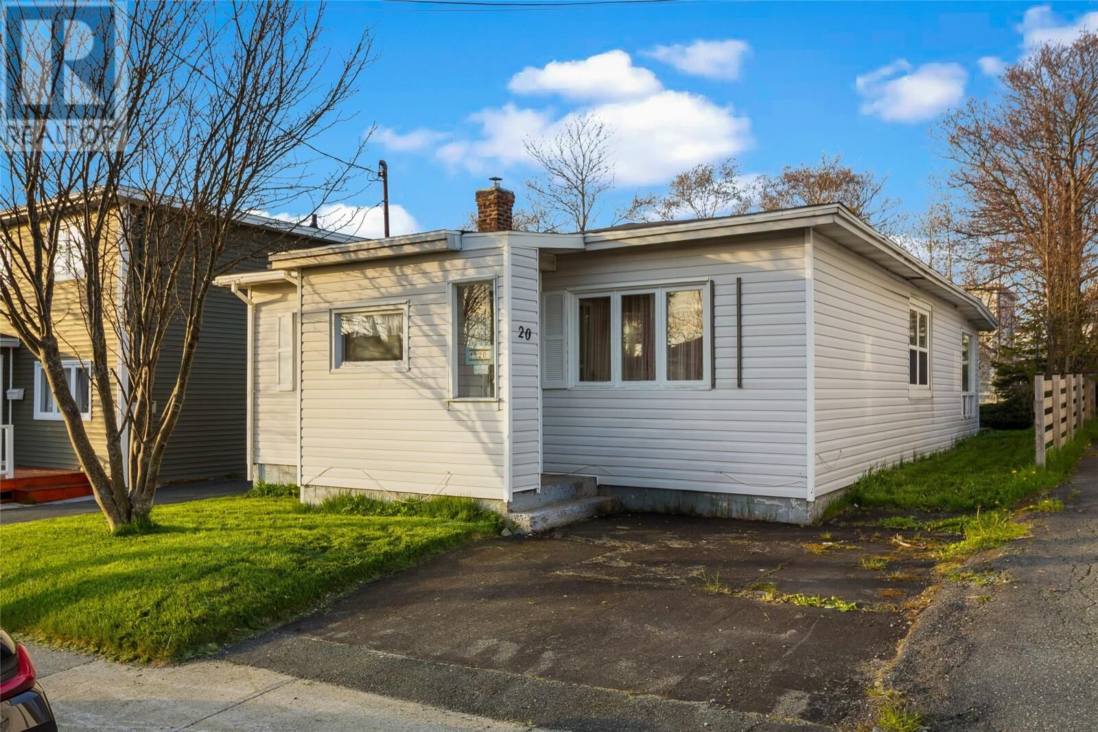 Property Photo:  20 Winchester Street  NL A1C 5A9 