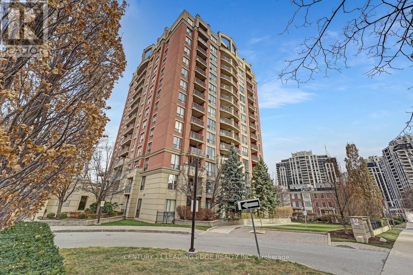 Property Photo:  55 Harrison Garden Boulevard 905  ON M2N 7G3 