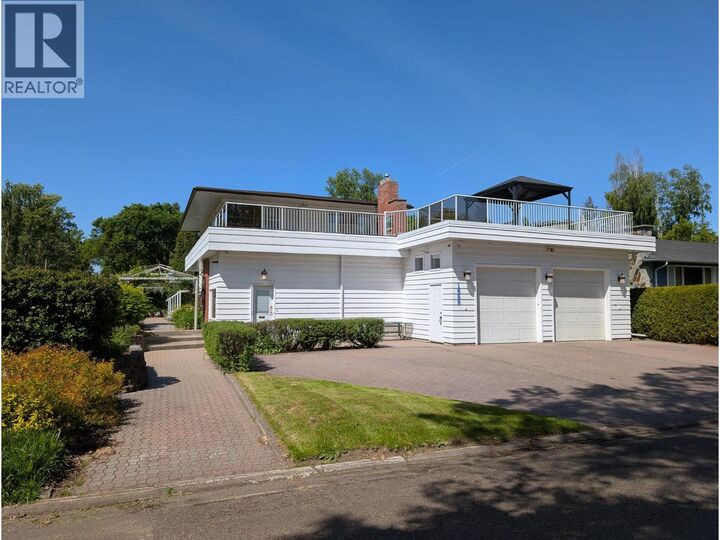 Property Photo: 1689 Birch Street BC V2L 1B3