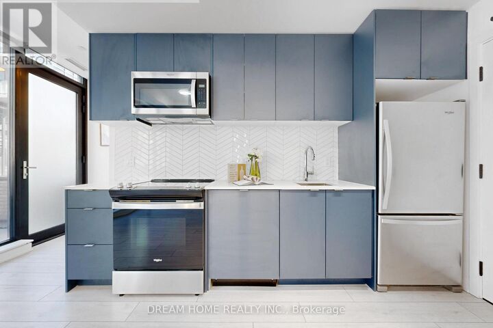 Property Photo:  1612 Charles Street 138  ON L1N 0P3 