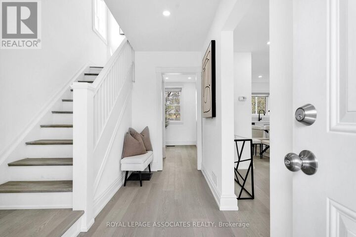 Property Photo:  42 Rossland Road West  ON L1G 2W1 
