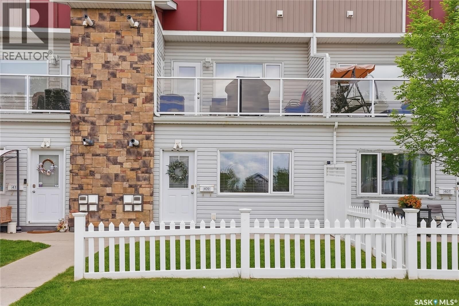 Property Photo:  409 225 Hassard Close  SK S7L 2W8 