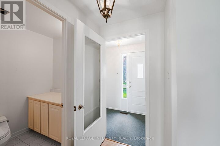 Property Photo:  32C Benlea Drive  ON K2G 4A8 