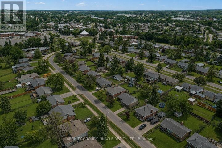 Property Photo:  1096 Barnardo Avenue  ON K9H 5X2 