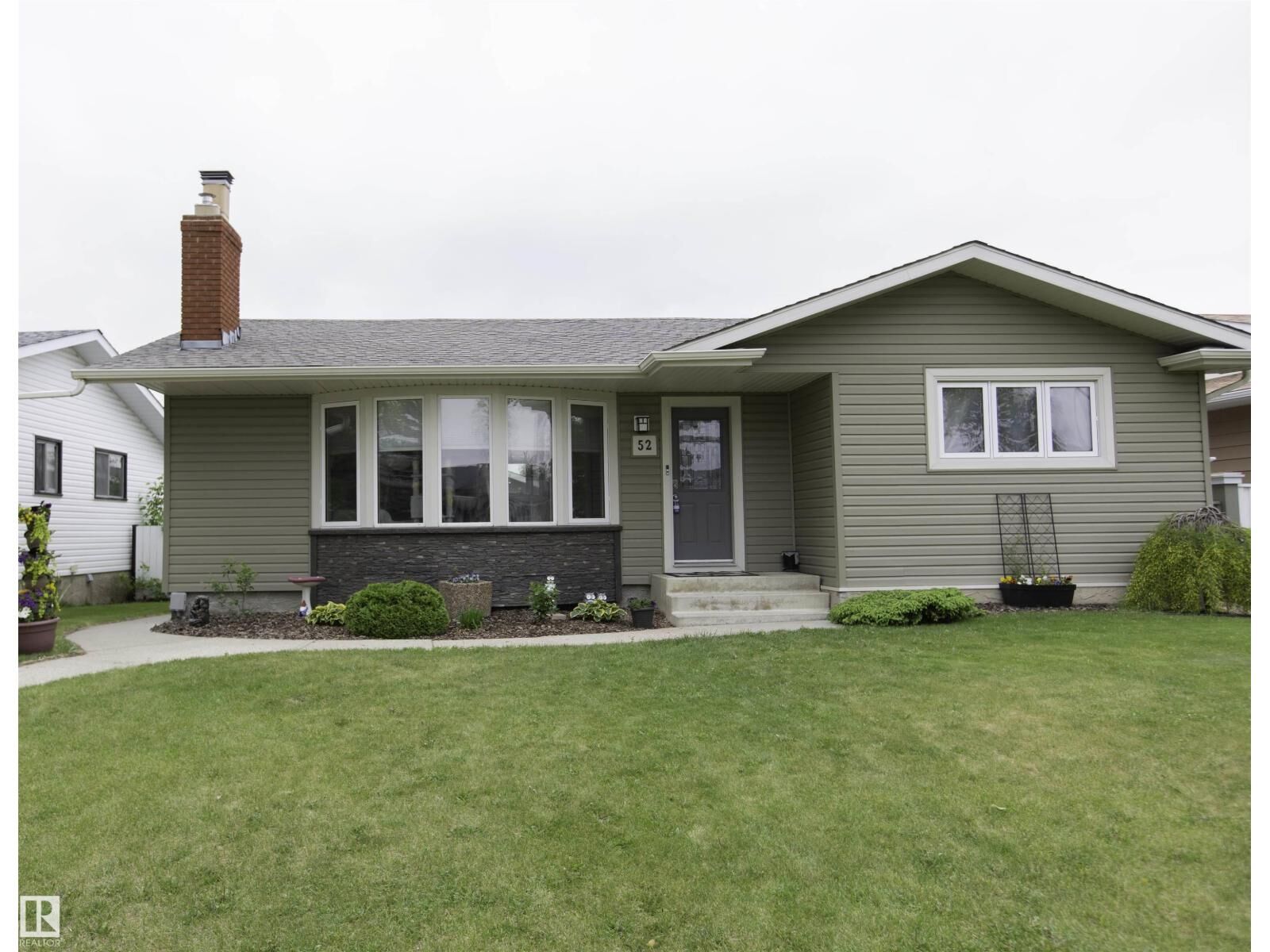 Property Photo:  52 Mohawk Cr  AB T9E 4G5 