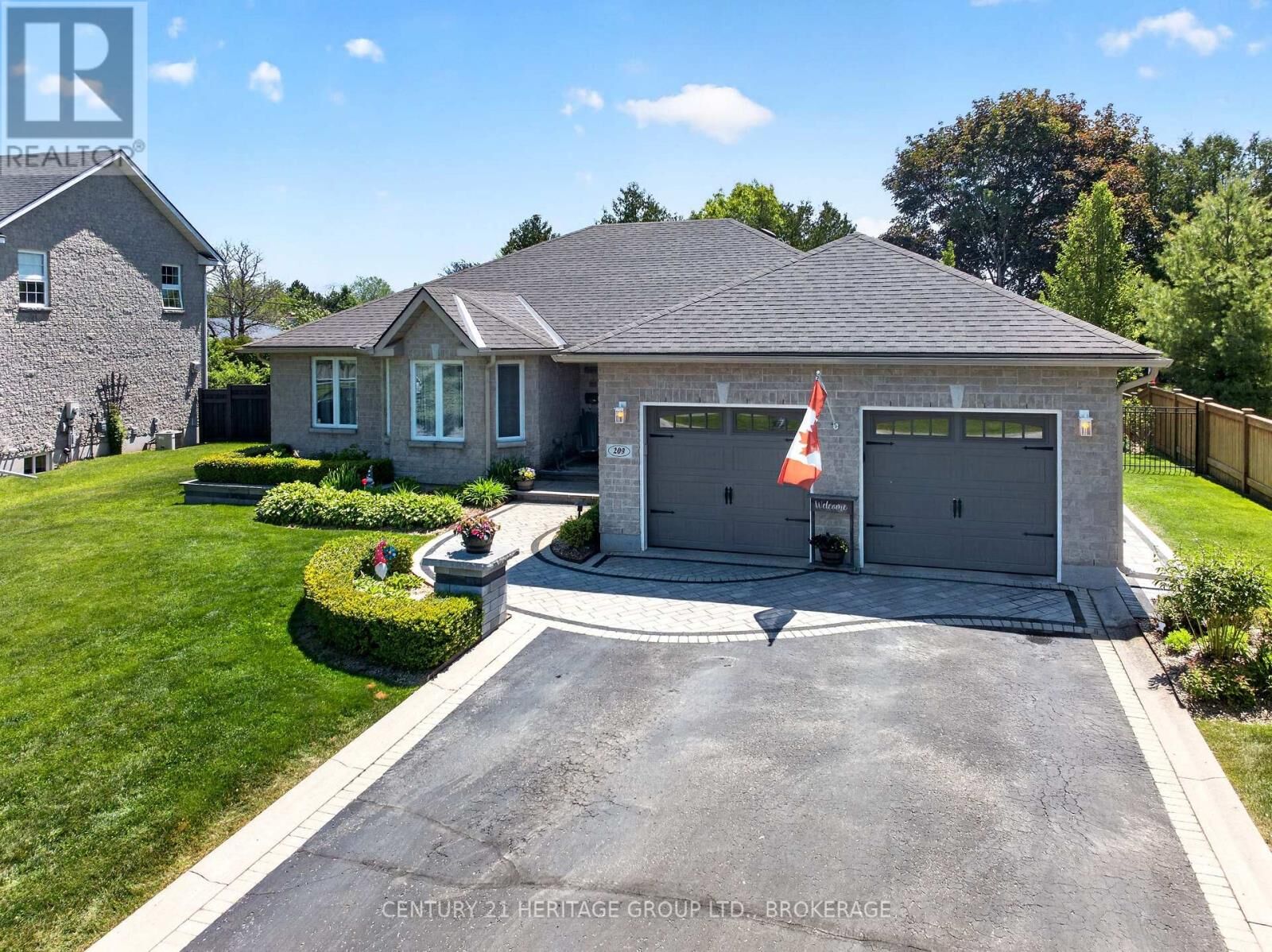 Property Photo:  209 Smuggler'S Cove Drive  ON K7M 9C6 