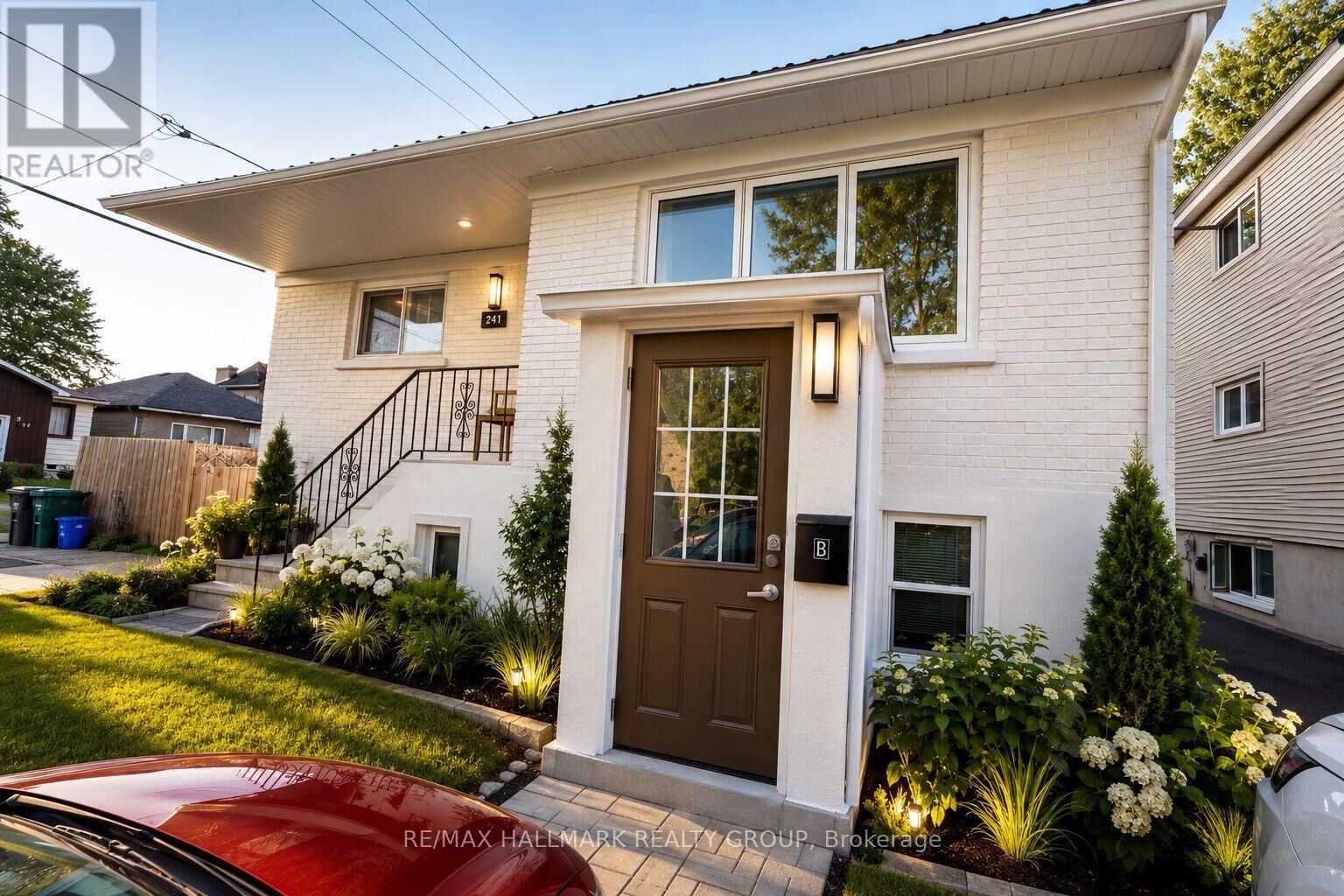 Property Photo:  241 Ferland Street B  ON K1L 7T5 
