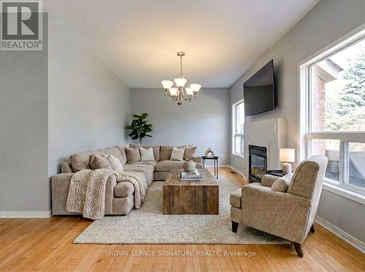 Property Photo:  112 Barnwood Drive  ON L4E 5A2 